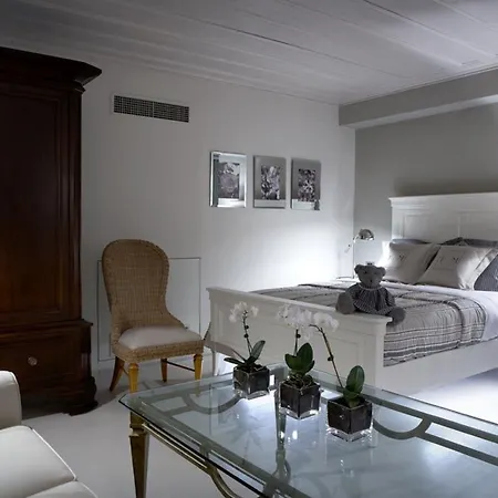 Torri E Merli Boutique Hotel Lákka