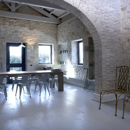 Hotel Torri E Merli Boutique Lákka