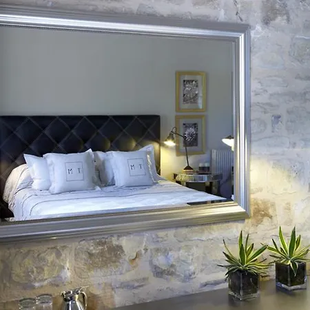 Torri E Merli Boutique Λάκκα