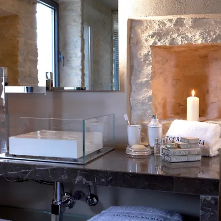 Torri E Merli Boutique Λάκκα