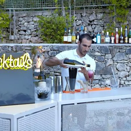 Torri E Merli Boutique Λάκκα